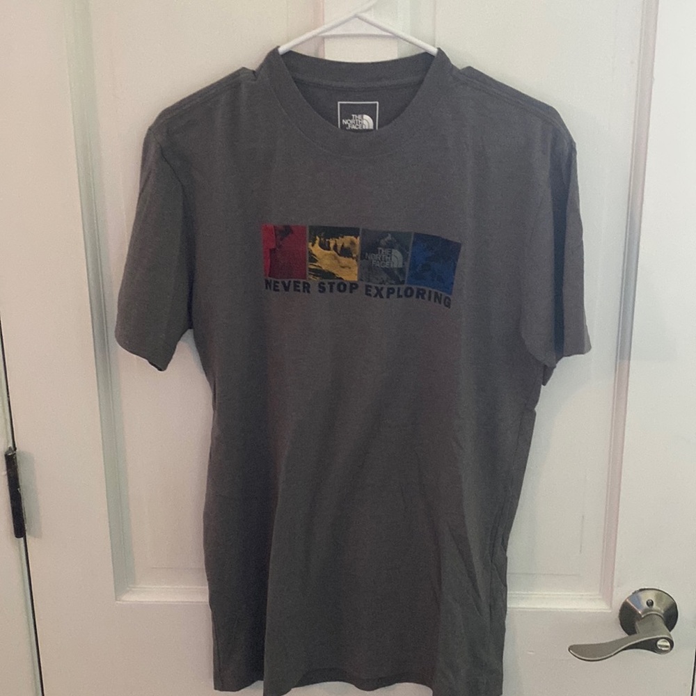 North face gray men’s t-shirt size small